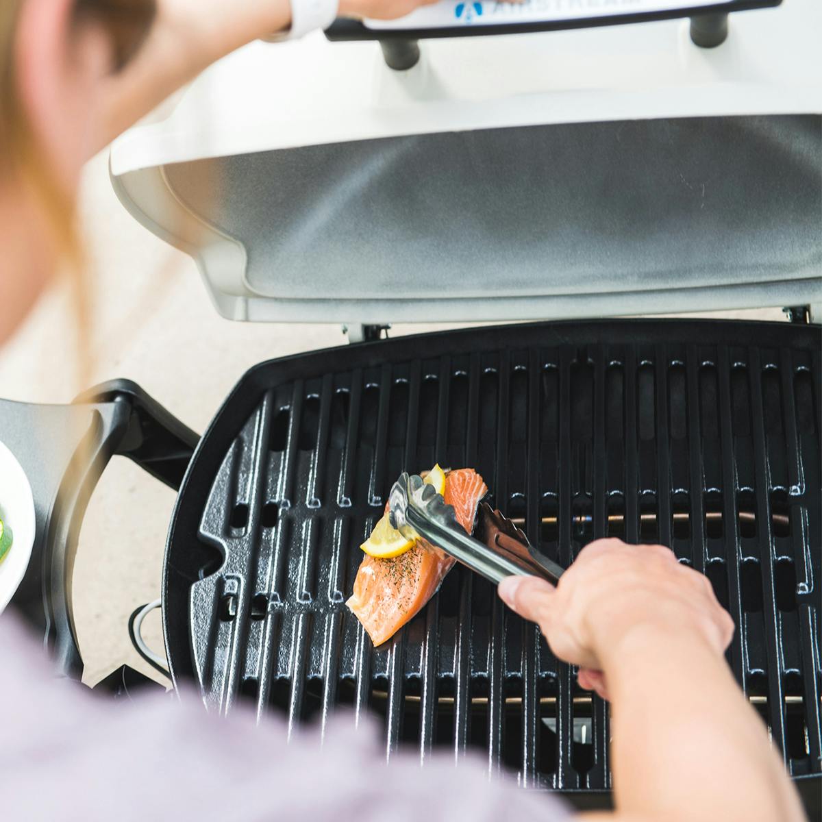 Weber-Grill-Airstream-Over-the-Shoulder